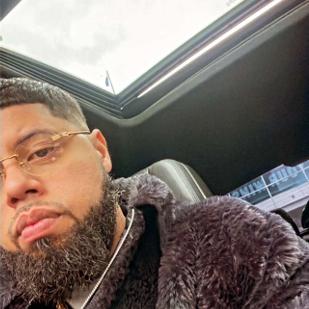 Meet your Posher, Claudio